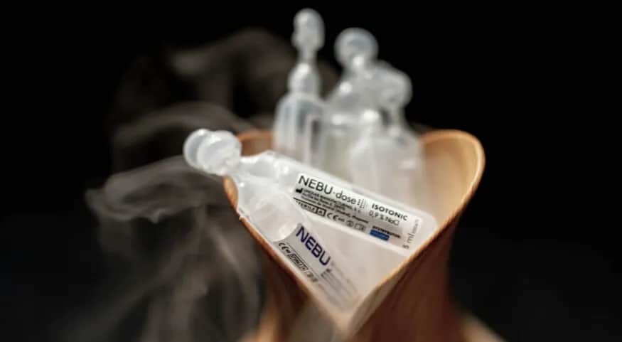 Czy sól fizjologiczna nawilża oczy? Sprawdź skuteczność i zastosowanie